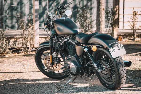 Quelles sont les principales tendances futures dans l'industrie automobile ?